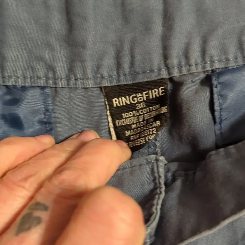 Ring Of Fire CARGO SHORTS Mens Size 36 Gray/Blue Button Zip‎